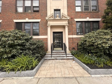 1982 Commonwealth Ave, Boston, Massachusetts, 2 Bedrooms Bedrooms, 4 Rooms Rooms,1 BathroomBathrooms,Residential Lease,For Rent,Commonwealth Ave,73518316