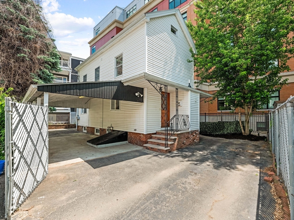 352R Somerville Avenue, Somerville, Massachusetts, 3 Bedrooms Bedrooms, 7 Rooms Rooms,3 BathroomsBathrooms,Residential,For Sale,Somerville Avenue,73538345