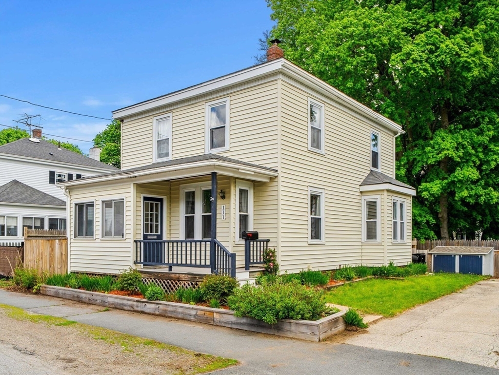 111 Linden Street, Hamilton, Massachusetts, 3 Bedrooms Bedrooms, 6 Rooms Rooms,1 BathroomBathrooms,Residential,For Sale,Linden Street,73518072