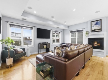 345 W Broadway, Boston, Massachusetts, 2 Bedrooms Bedrooms, 4 Rooms Rooms,2 BathroomsBathrooms,Residential Lease,For Rent,W Broadway,73539712
