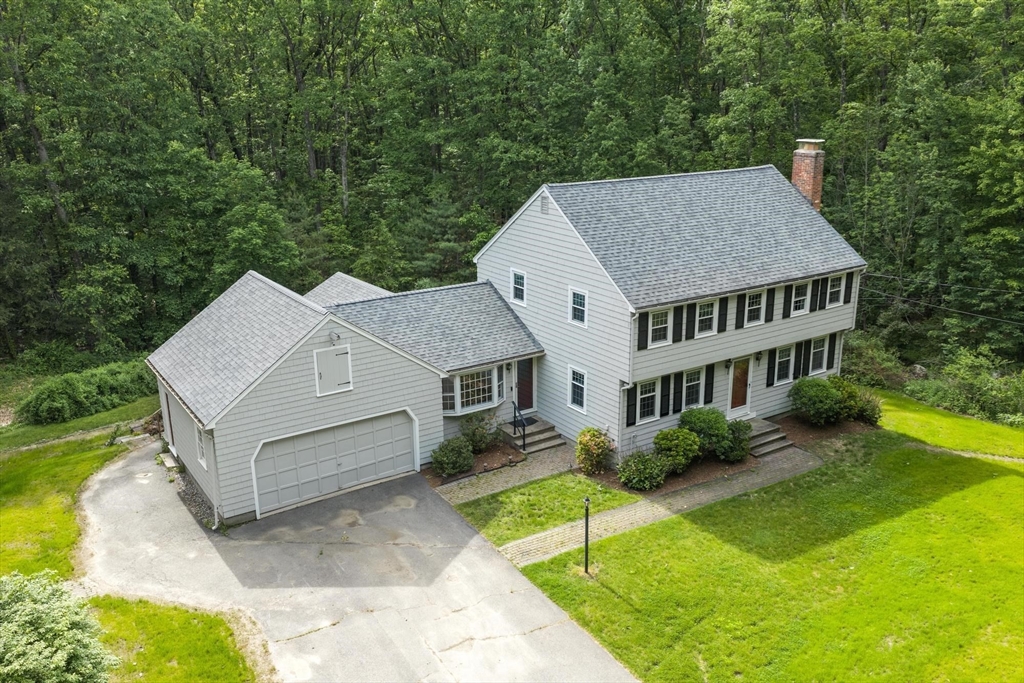 83 Providence Rd, Westford, Massachusetts, 4 Bedrooms Bedrooms, 11 Rooms Rooms,2 BathroomsBathrooms,Residential,For Sale,Providence Rd,73533918