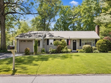 71 Sportsmans Trl., Whitman, Massachusetts, 3 Bedrooms Bedrooms, 7 Rooms Rooms,1 BathroomBathrooms,Residential,For Sale,Sportsmans Trl.,73531645