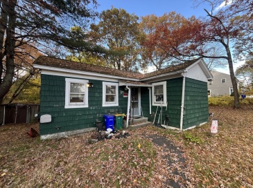 75 Grant St, Attleboro, Massachusetts, 2 Bedrooms Bedrooms, 4 Rooms Rooms,1 BathroomBathrooms,Residential,For Sale,Grant St,73532719