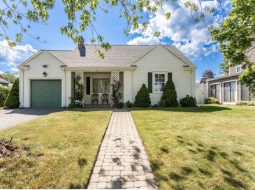 111 Mount Vernon Ave, Somerset, Massachusetts, 3 Bedrooms Bedrooms, 6 Rooms Rooms,2 BathroomsBathrooms,Residential,For Sale,Mount Vernon Ave,73541999