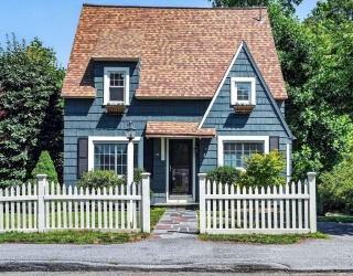 43 Atwood St, Wellesley, Massachusetts, 3 Bedrooms Bedrooms, 7 Rooms Rooms,2 BathroomsBathrooms,Residential,For Sale,Atwood St,73556625
