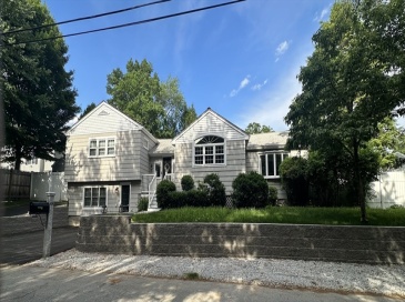 48 Juniper St, Billerica, Massachusetts, 4 Bedrooms Bedrooms, 9 Rooms Rooms,3 BathroomsBathrooms,Residential,For Sale,Juniper St,73537935