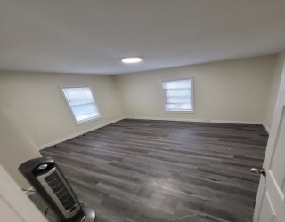87 Endicott Ave, Revere, Massachusetts, 5 Bedrooms Bedrooms, 9 Rooms Rooms,1.5 BathroomsBathrooms,Residential Lease,For Rent,Endicott Ave,73556471