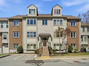 63 Maple St, Canton, Massachusetts, 2 Bedrooms Bedrooms, 5 Rooms Rooms,2 BathroomsBathrooms,Residential,For Sale,Maple St,73506241 63 Maple St, Canton, Massachusetts, 2 Bedrooms Bedrooms, 5 Rooms Rooms,2 BathroomsBathrooms,Residential,For Sale,Maple St,73506241