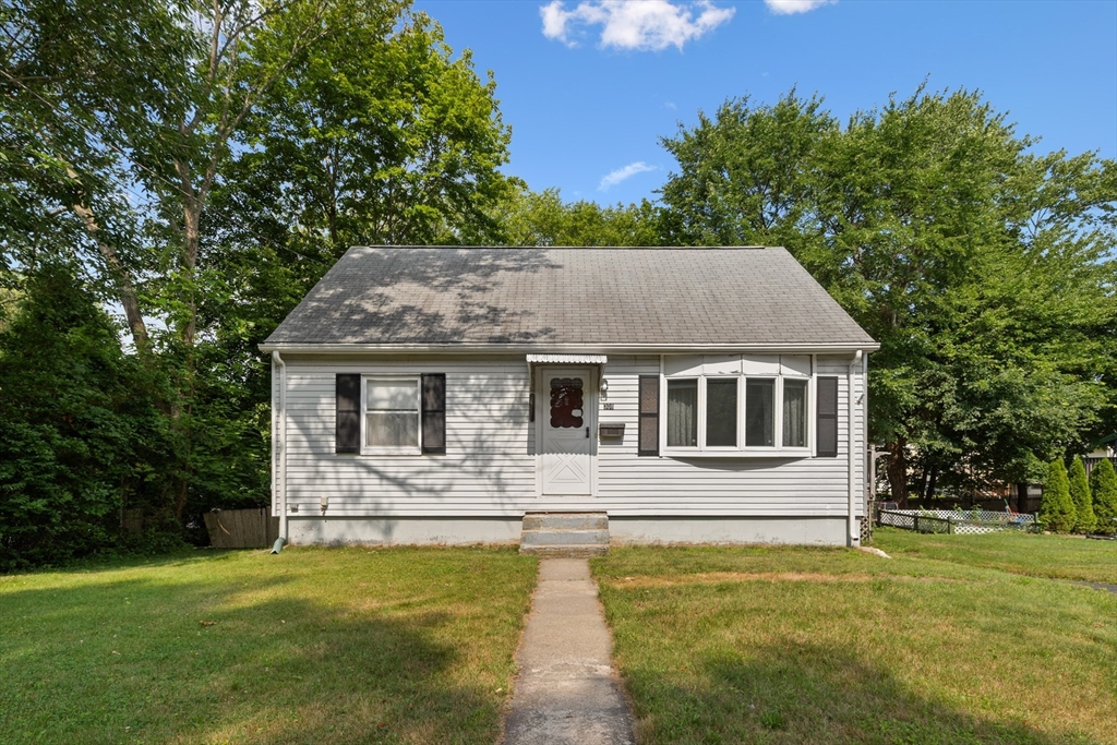 308 Pleasant St, Stoughton, Massachusetts, 4 Bedrooms Bedrooms, 8 Rooms Rooms,1 BathroomBathrooms,Residential,For Sale,Pleasant St,73556949