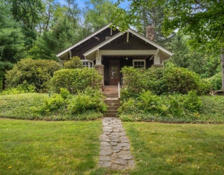 42 Harris St, Amherst, Massachusetts, 3 Bedrooms Bedrooms, 6 Rooms Rooms,1 BathroomBathrooms,Residential,For Sale,Harris St,73556960