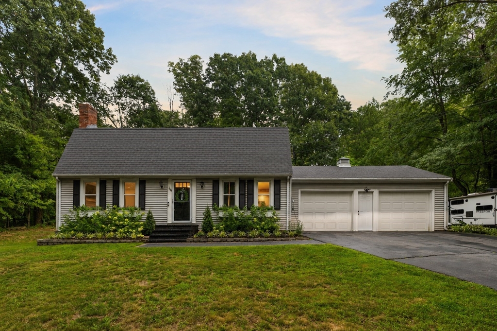 148 Upton Rd, Westborough, Massachusetts, 4 Bedrooms Bedrooms, 8 Rooms Rooms,1.5 BathroomsBathrooms,Residential,For Sale,Upton Rd,73556963