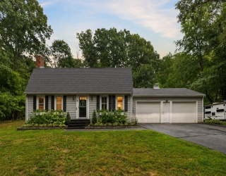 148 Upton Rd, Westborough, Massachusetts, 4 Bedrooms Bedrooms, 8 Rooms Rooms,1.5 BathroomsBathrooms,Residential,For Sale,Upton Rd,73556963