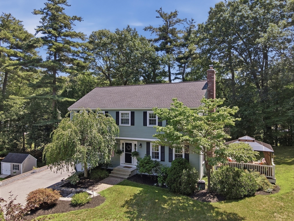 4 Martin Circle, Hudson, Massachusetts, 4 Bedrooms Bedrooms, 9 Rooms Rooms,2.5 BathroomsBathrooms,Residential,For Sale,Martin Circle,73556964