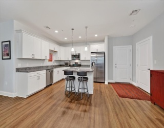 2 Longwood Lane, Hanover, Massachusetts, 1 Bedroom Bedrooms, 5 Rooms Rooms,2 BathroomsBathrooms,Residential,For Sale,Longwood Lane,73556976