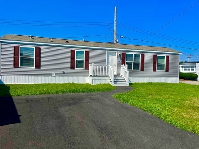 131 Washington St., Foxboro, Massachusetts, 2 Bedrooms Bedrooms, 4 Rooms Rooms,1 BathroomBathrooms,Residential,For Sale,Washington St.,73556979