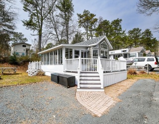 185 Cotuit Rd, Sandwich, Massachusetts, 2 Bedrooms Bedrooms, 5 Rooms Rooms,1 BathroomBathrooms,Residential,For Sale,Cotuit Rd,73556985