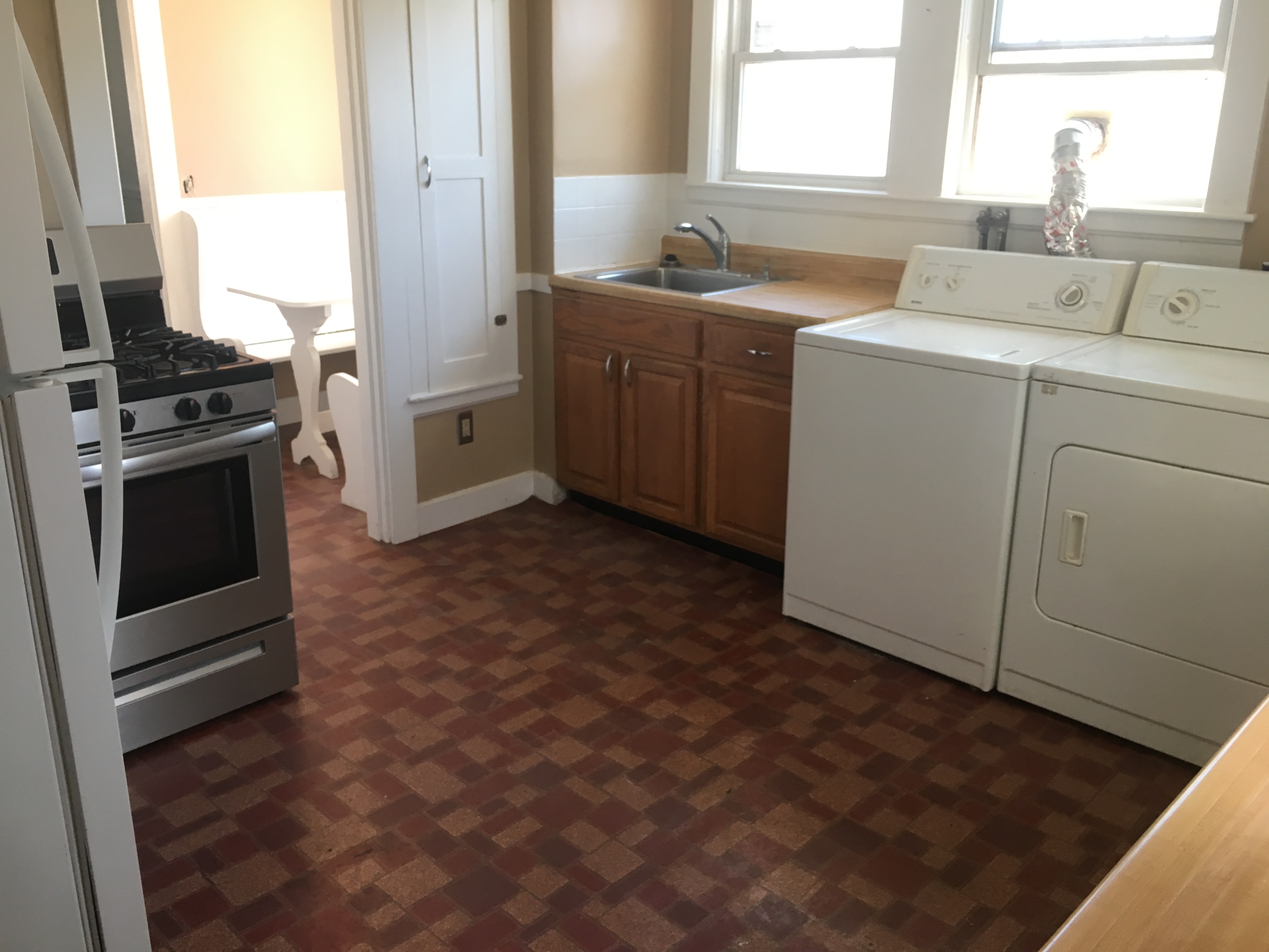 Belmont, Massachusetts, 3 Bedrooms Bedrooms, 7 Rooms Rooms,1 BathroomBathrooms,Residential Lease,For Rent,19Jonathan