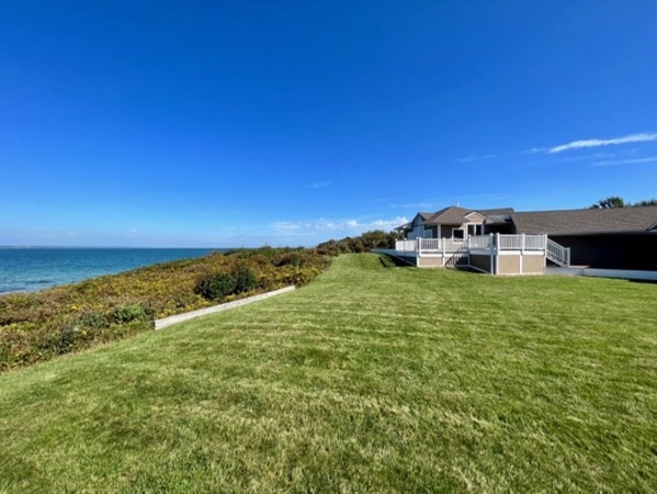 41 Naushon Rd Wt116, Aquinnah, Massachusetts 02575, 5 Bedrooms Bedrooms, 9 Rooms Rooms,6.5 BathroomsBathrooms,Residential Lease,For Rent,Naushon Rd Wt116,73051471