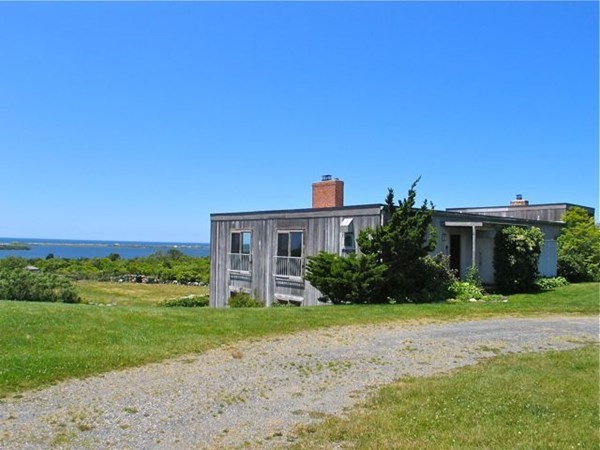 19 Lake Rd Ch220, Chilmark, Massachusetts 02535, 5 Bedrooms Bedrooms, 8 Rooms Rooms,2.5 BathroomsBathrooms,Residential Lease,For Rent,Lake Rd Ch220,72851010