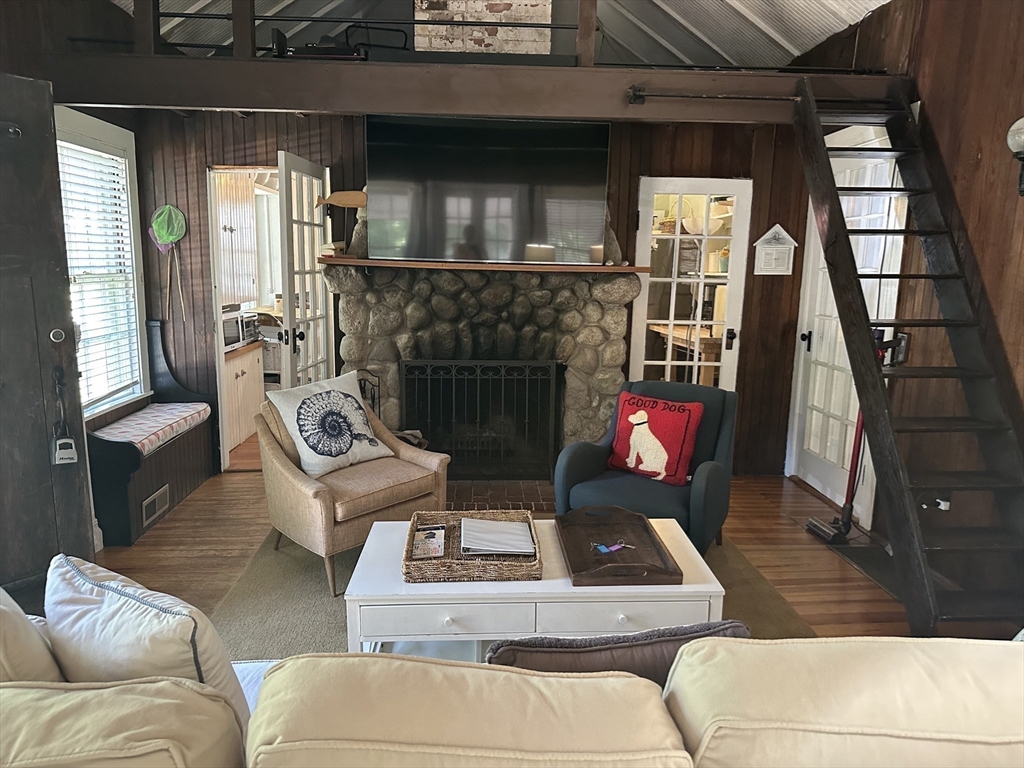 3 Foxglove Drive, Plymouth, Massachusetts 02360, 3 Bedrooms Bedrooms, 5 Rooms Rooms,1 BathroomBathrooms,Residential Lease,For Rent,Foxglove Drive,73124625