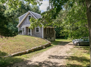 11 Hammett Lane, Chilmark, Massachusetts, 2 Bedrooms Bedrooms, 7 Rooms Rooms,2 BathroomsBathrooms,Residential Lease,For Rent,Hammett Lane,73191193