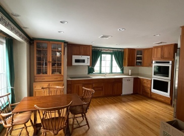 Needham, Massachusetts 02492, 4 Bedrooms Bedrooms, 8 Rooms Rooms,2.5 BathroomsBathrooms,Residential,For Sale,HighRock