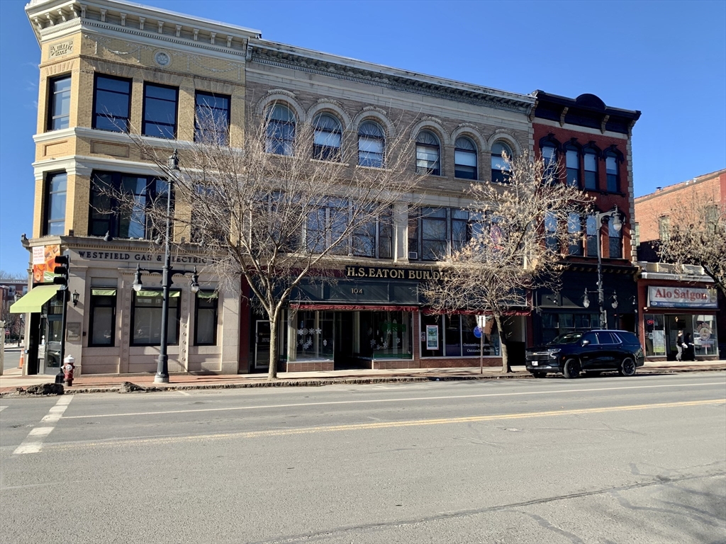 102 Elm St, Westfield, Massachusetts, ,Commercial Lease,For Rent,Elm St,73199495