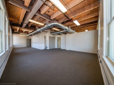 555 Pleasant St, New Bedford, Massachusetts, ,Commercial Lease,For Rent,Pleasant St,73088239