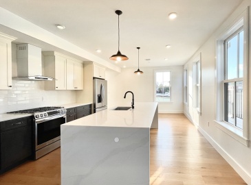 165 Everett St, Boston, Massachusetts, 3 Bedrooms Bedrooms, 5 Rooms Rooms,2.5 BathroomsBathrooms,Residential,For Sale,Everett St,73206743
