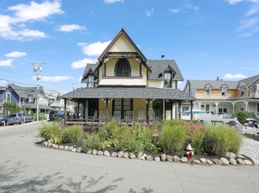 55 Samoset Ave, Oak Bluffs, Massachusetts, 5 Bedrooms Bedrooms, 9 Rooms Rooms,3 BathroomsBathrooms,Residential Lease,For Rent,Samoset Ave,73209866