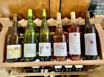 335 Old Fall River Rd, Dartmouth, Massachusetts, 3 Bedrooms Bedrooms, 5 Rooms Rooms,1 BathroomBathrooms,Residential,For Sale,Old Fall River Rd,73216158