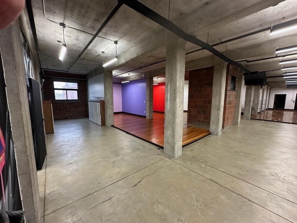 119 Rear Foster St, Peabody, Massachusetts, ,Commercial Lease,For Rent,Foster St,73216169