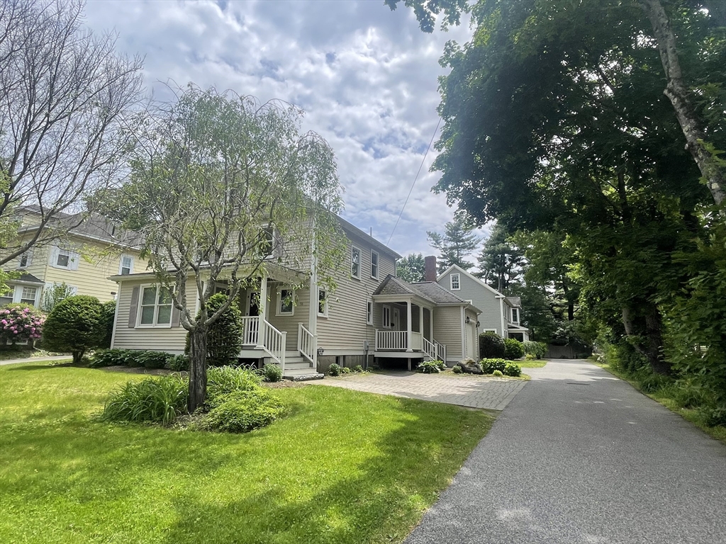 58 Oak Street, Wellesley, Massachusetts, 3 Bedrooms Bedrooms, 7 Rooms Rooms,2.5 BathroomsBathrooms,Residential,For Sale,Oak Street,73218193