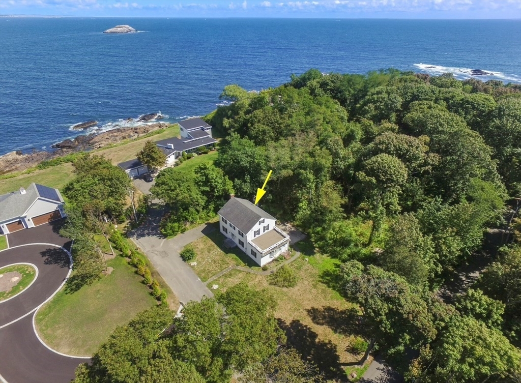 43 Pleasant St, Nahant, Massachusetts, 3 Bedrooms Bedrooms, 7 Rooms Rooms,1.5 BathroomsBathrooms,Residential,For Sale,Pleasant St,73037757