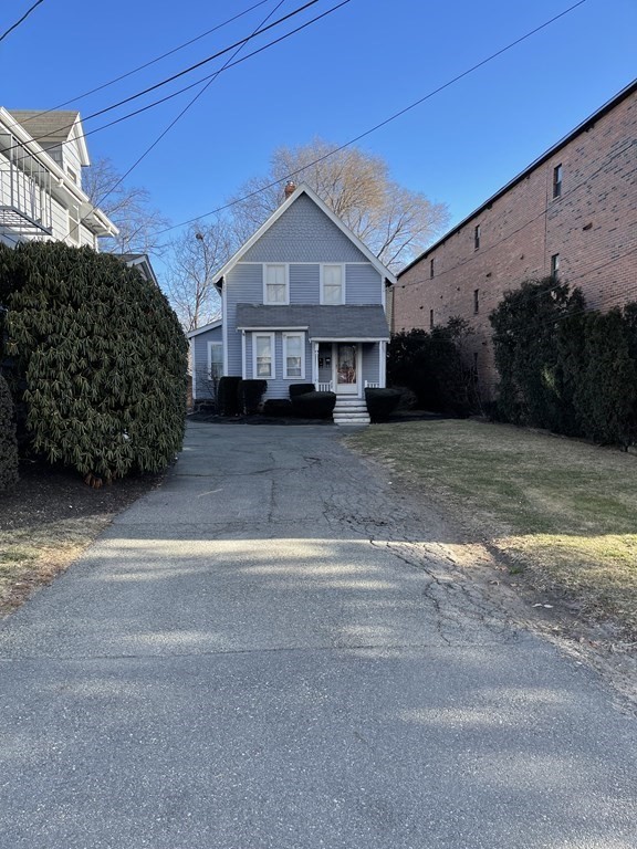 352 Broadway, Lynn, Massachusetts, 2 Bedrooms Bedrooms, 6 Rooms Rooms,2 BathroomsBathrooms,Residential Income,For Sale,Broadway,73094673