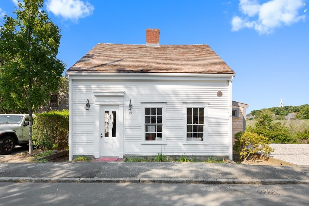 27 North Liberty, Nantucket, Massachusetts, 4 Bedrooms Bedrooms, 8 Rooms Rooms,4 BathroomsBathrooms,Residential Lease,For Rent,North Liberty,73259676