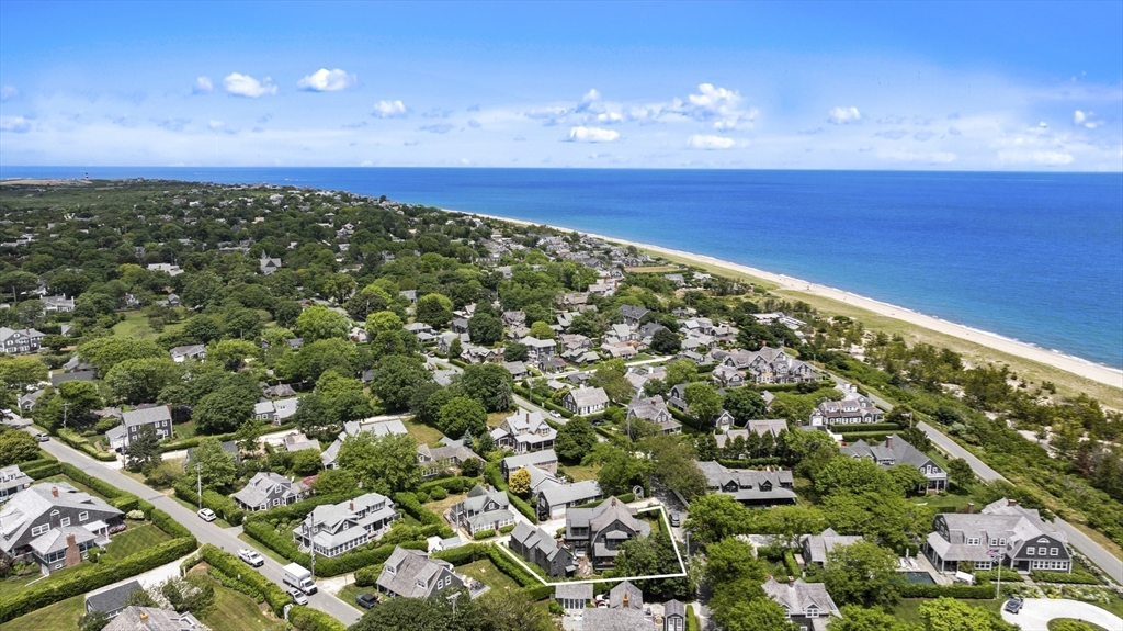21 Mckinley, Nantucket, Massachusetts, 4 Bedrooms Bedrooms, 10 Rooms Rooms,5 BathroomsBathrooms,Residential Lease,For Rent,Mckinley,73259775
