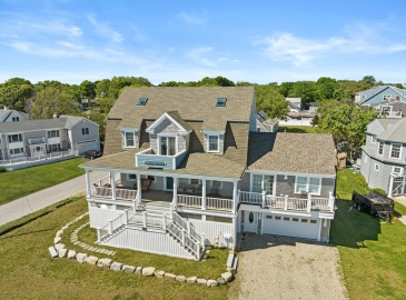 33 Oceanside Dr, Scituate, Massachusetts, 7 Bedrooms Bedrooms, 13 Rooms Rooms,5 BathroomsBathrooms,Residential,For Sale,Oceanside Dr,73265455