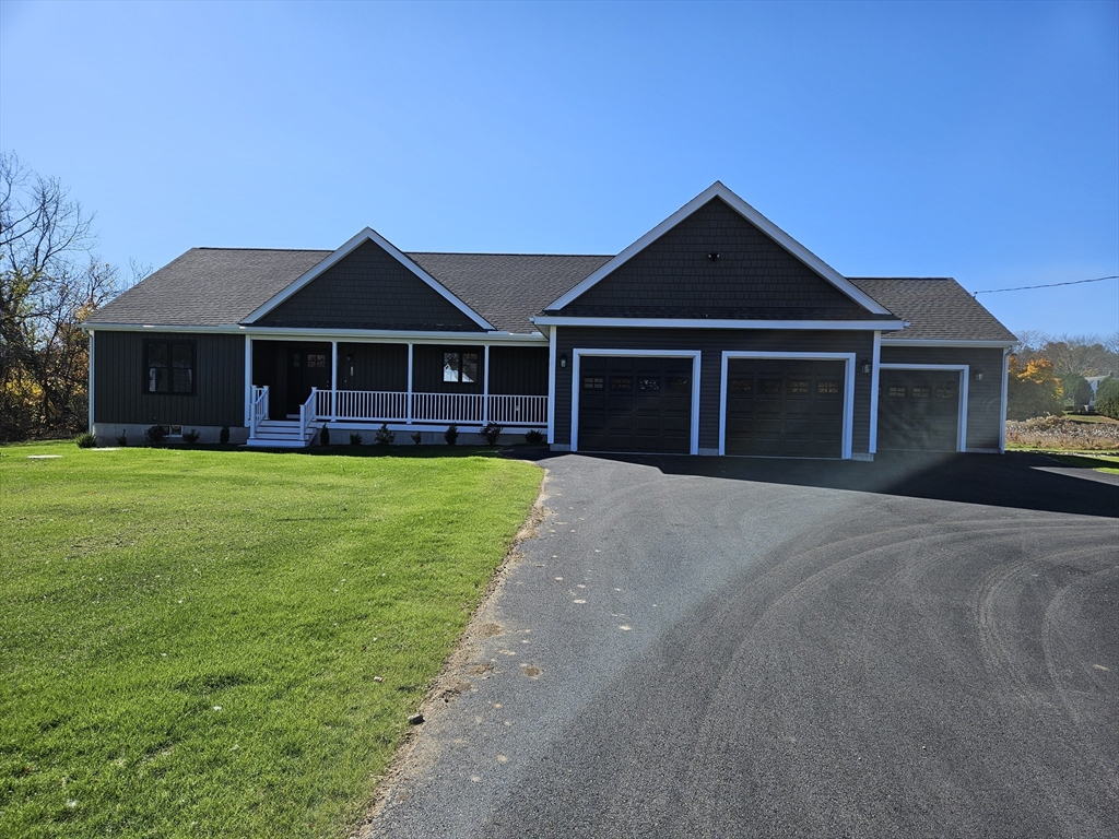 126 Elm St, Uxbridge, Massachusetts, 3 Bedrooms Bedrooms, 7 Rooms Rooms,2 BathroomsBathrooms,Residential,For Sale,Elm St,73268532