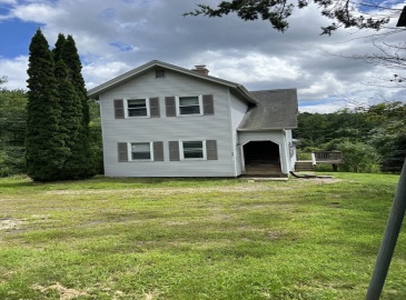 11 County Rd, Huntington, Massachusetts, 3 Bedrooms Bedrooms, 11 Rooms Rooms,2 BathroomsBathrooms,Residential Income,For Sale,County Rd,73278737