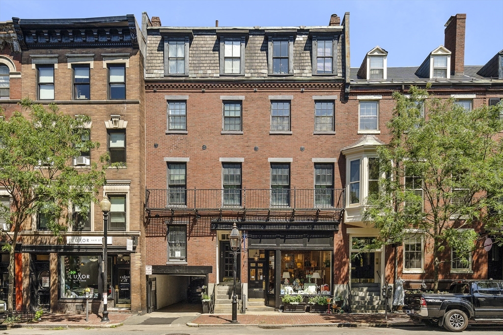 133-135 Charles Street, Boston, Massachusetts, 6 Bedrooms Bedrooms, 27 Rooms Rooms,7.5 BathroomsBathrooms,Residential Income,For Sale,Charles Street,73283905