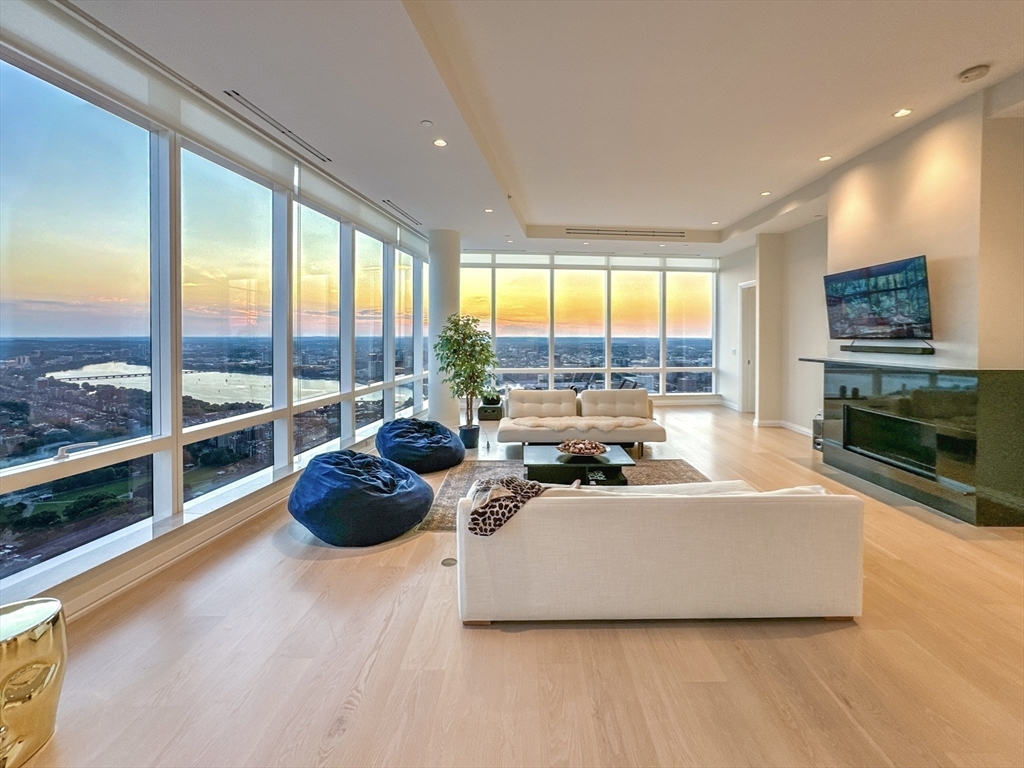 1 Franklin St, Boston, Massachusetts, 3 Bedrooms Bedrooms, 15 Rooms Rooms,4.5 BathroomsBathrooms,Residential,For Sale,Franklin St,73286980