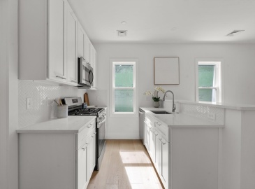 222 Columbia, Cambridge, Massachusetts, 2 Bedrooms Bedrooms, 7 Rooms Rooms,1 BathroomBathrooms,Residential,For Sale,Columbia,73287518