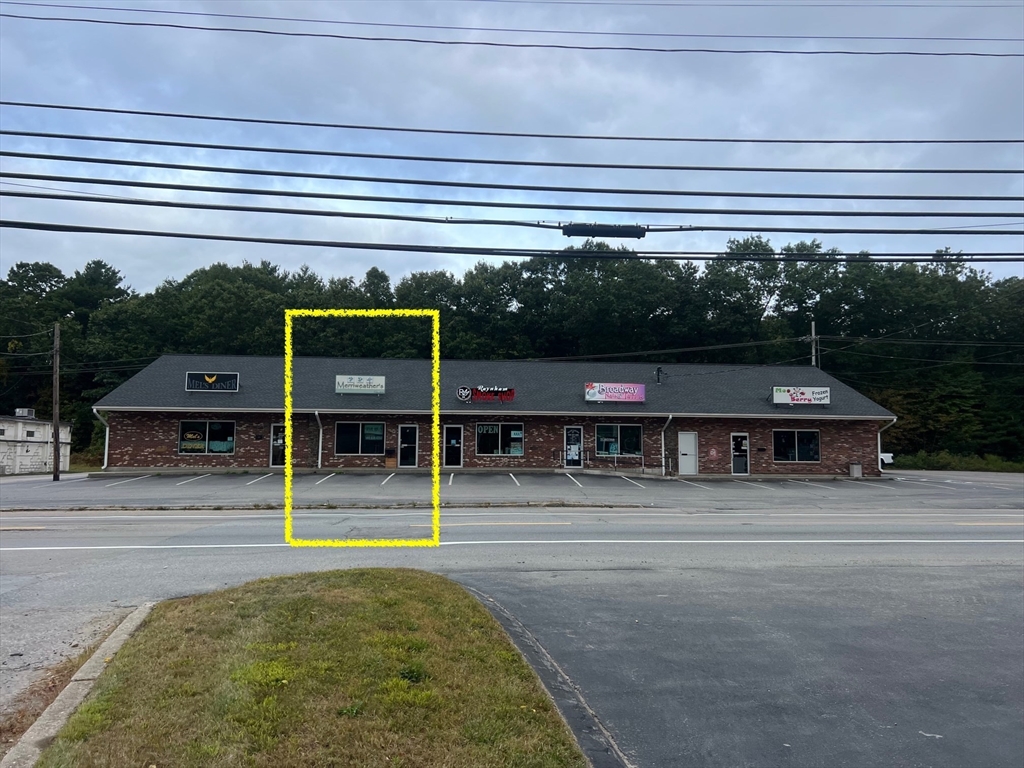 686 Broadway, Raynham, Massachusetts, ,Commercial Lease,For Rent,Broadway,73293609