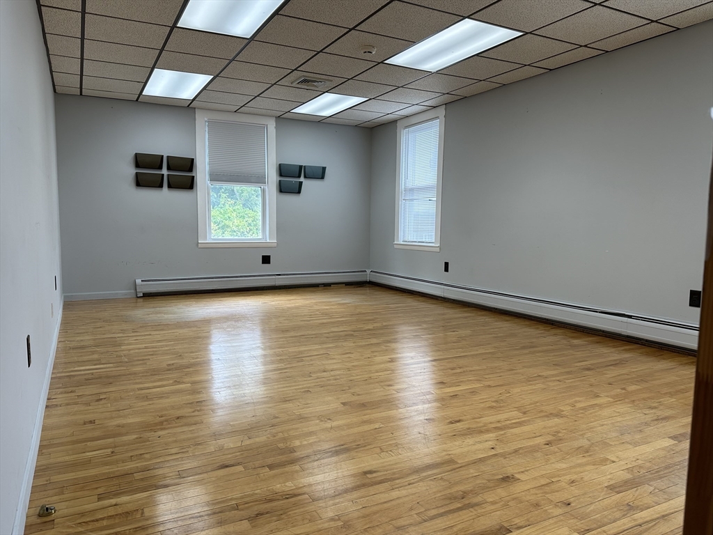 335 Central St, Saugus, Massachusetts, ,Commercial Lease,For Rent,Central St,73297272