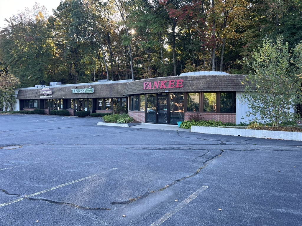 74 Mohawk Trl, Greenfield, Massachusetts, ,Commercial Lease,For Rent,Mohawk Trl,73302926