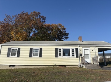 105 Marjorie, Stoughton, Massachusetts, 4 Bedrooms Bedrooms, 7 Rooms Rooms,1 BathroomBathrooms,Residential Lease,For Rent,Marjorie,73305643