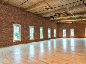 77 Elm St, Amesbury, Massachusetts, ,Commercial Lease,For Rent,Elm St,73307429 77 Elm St, Amesbury, Massachusetts, ,Commercial Lease,For Rent,Elm St,73307429