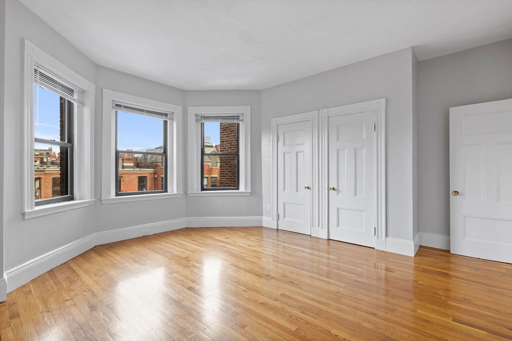 907 Boylston Street, Boston, Massachusetts, 1 Bedroom Bedrooms, 3 Rooms Rooms,1 BathroomBathrooms,Residential Lease,For Rent,Boylston Street,73309735