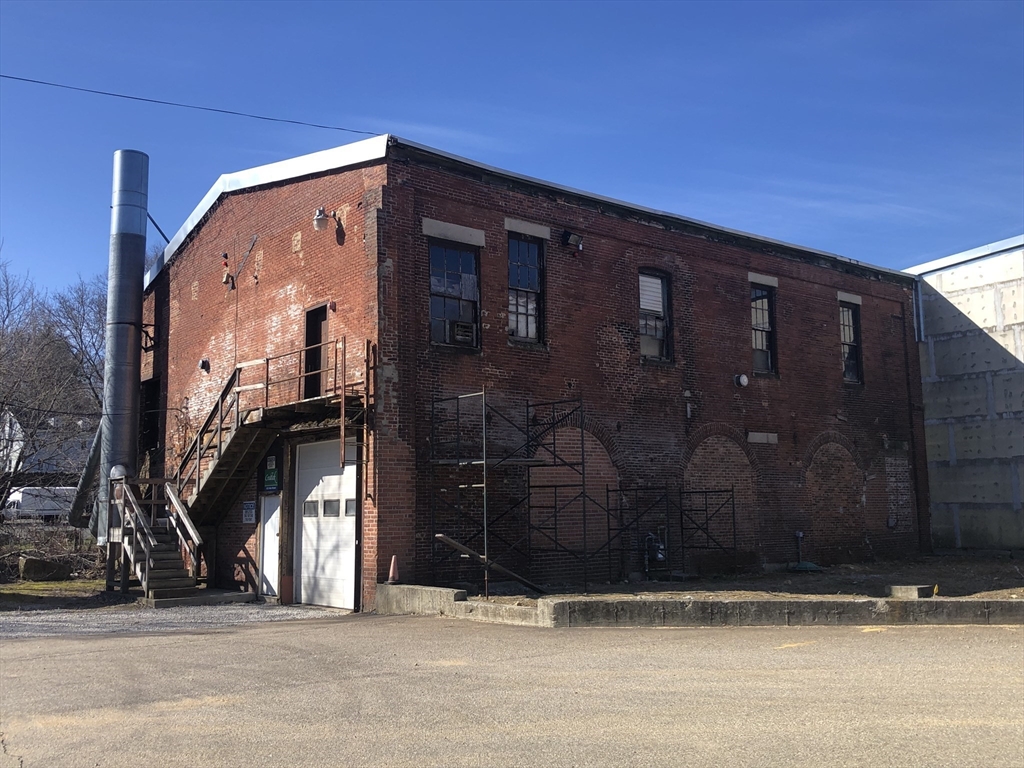 833 Rear Main St, Southbridge, Massachusetts, ,Commercial Lease,For Rent,Main St,73311048